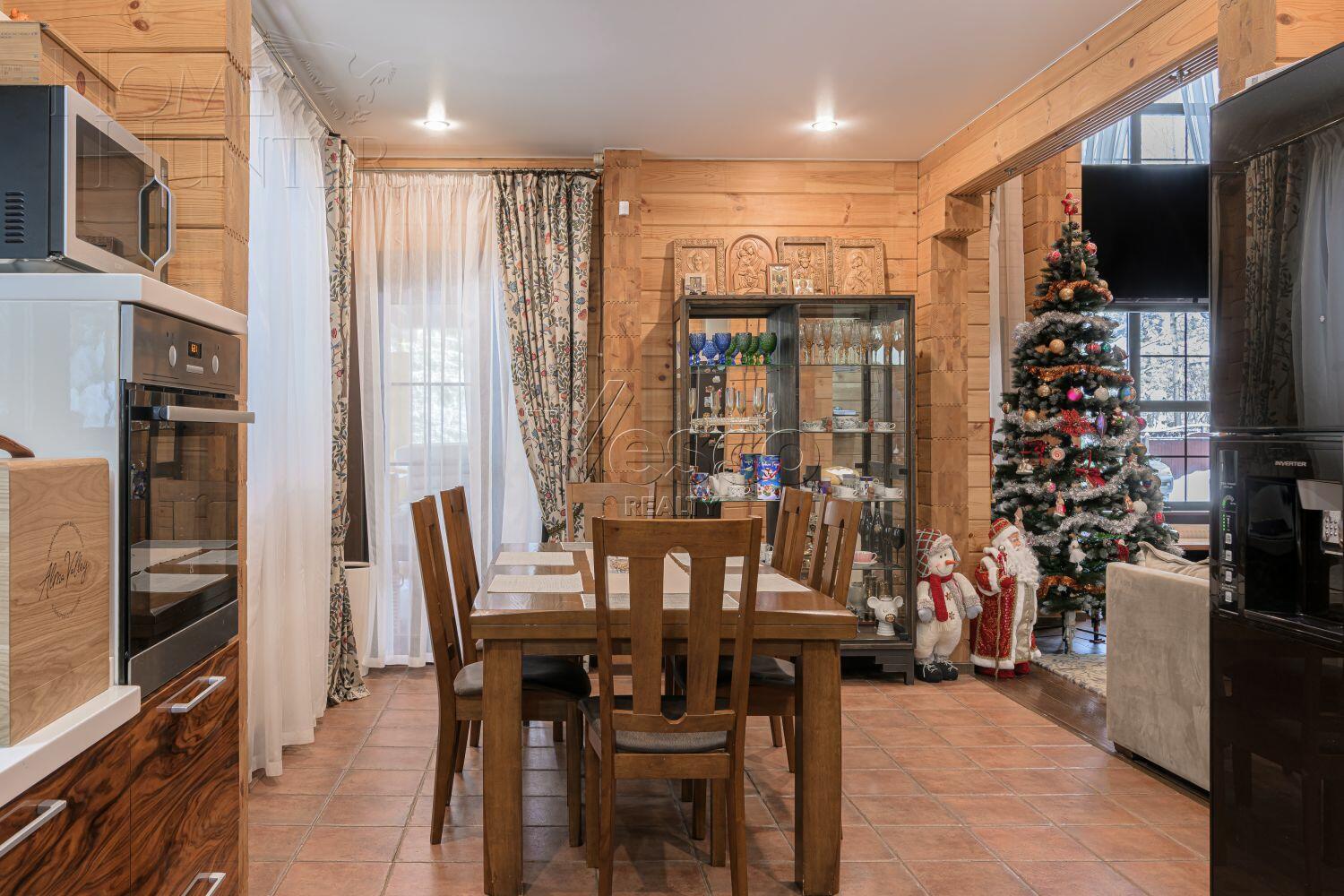 2-этажный коттедж 305 м² с отделкой