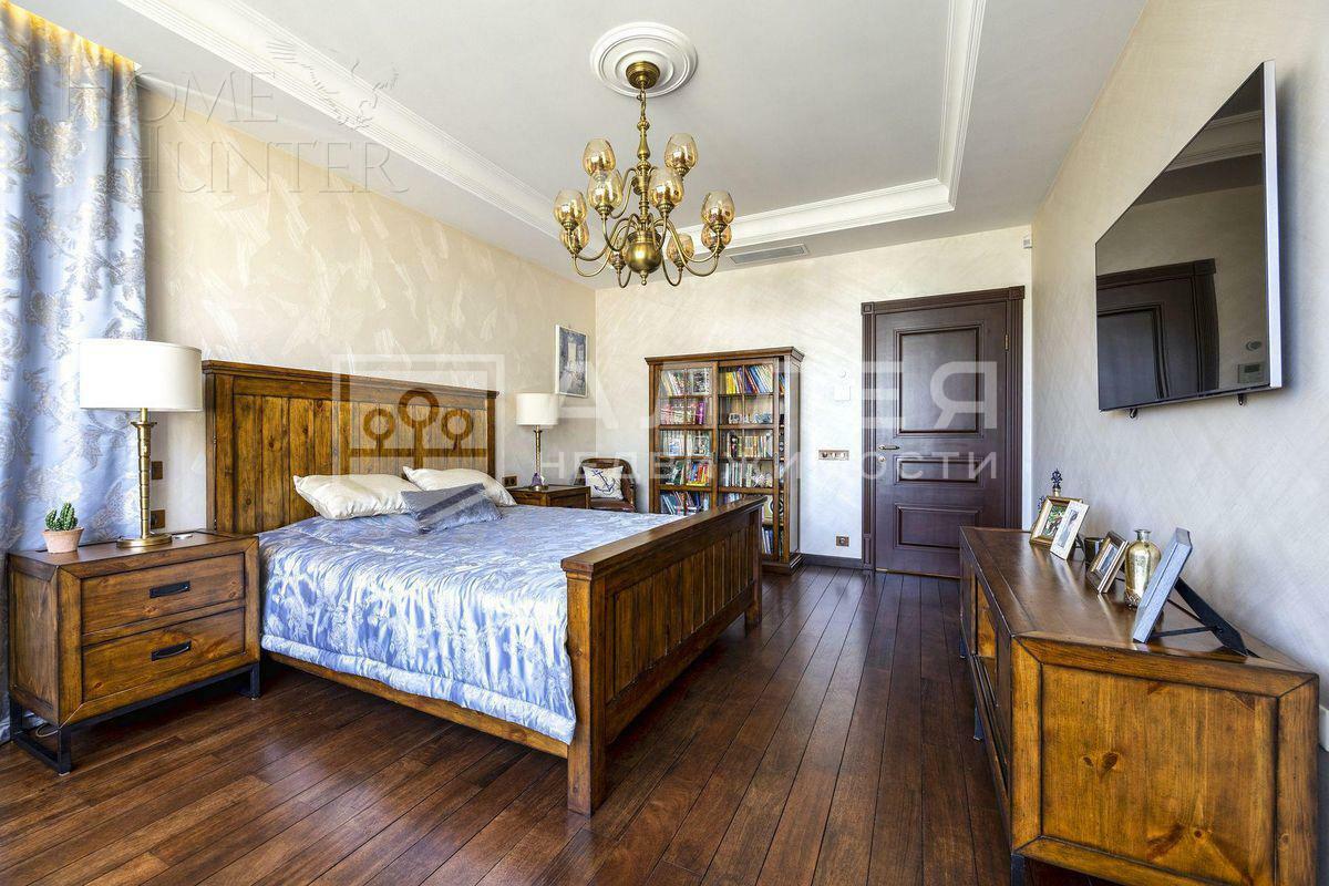 3-этажный таунхаус 270 м² с отделкой