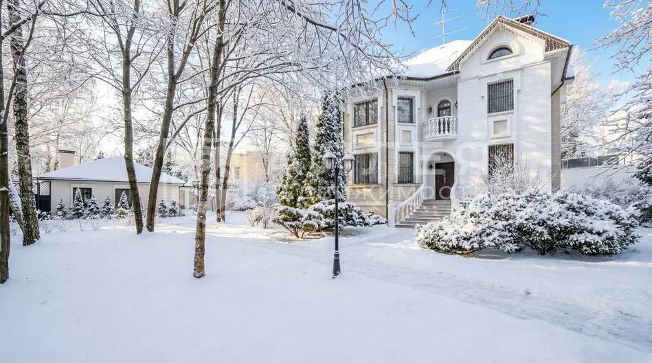 2-этажный коттедж 450 м² с отделкой