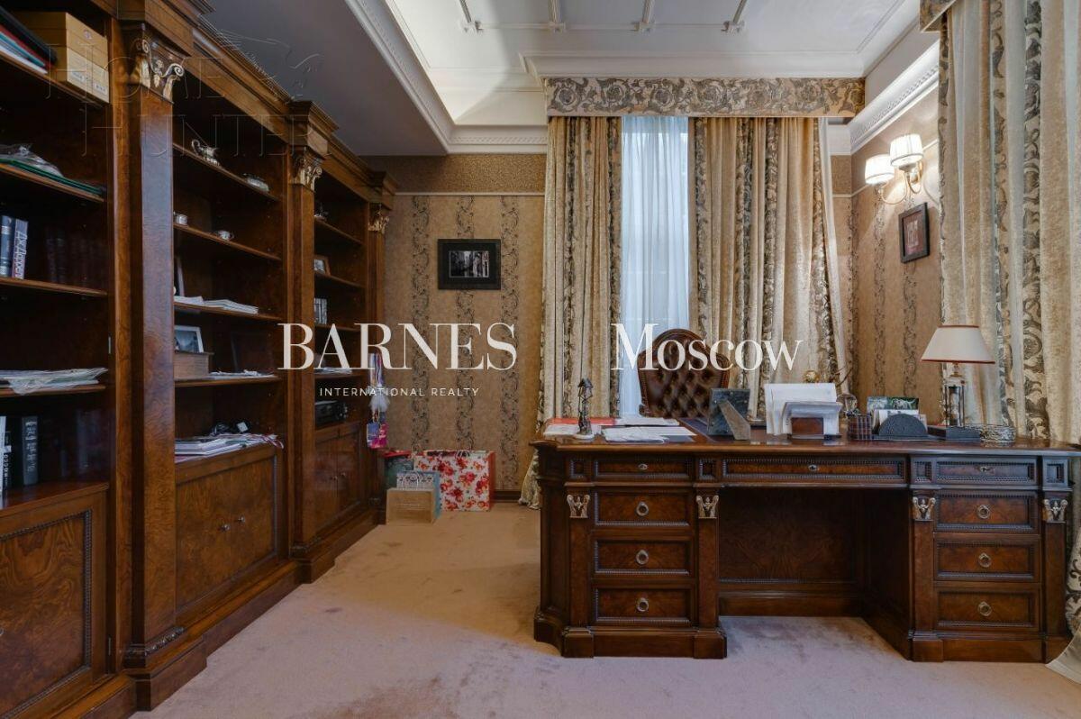 2-этажный коттедж 1 200 м² с отделкой