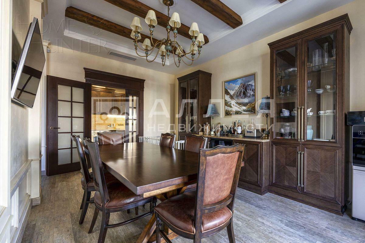 3-этажный таунхаус 270 м² с отделкой