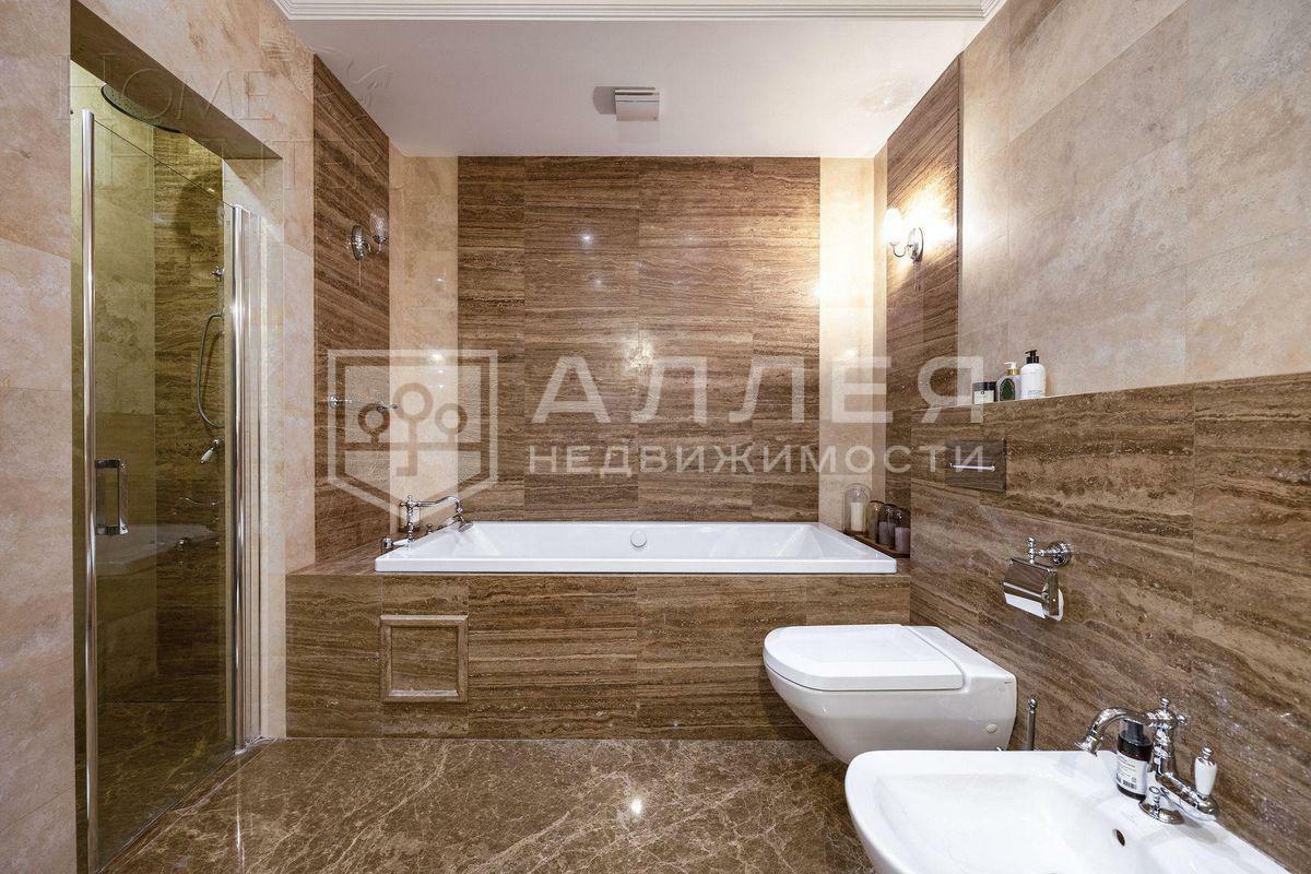 3-этажный таунхаус 270 м² с отделкой