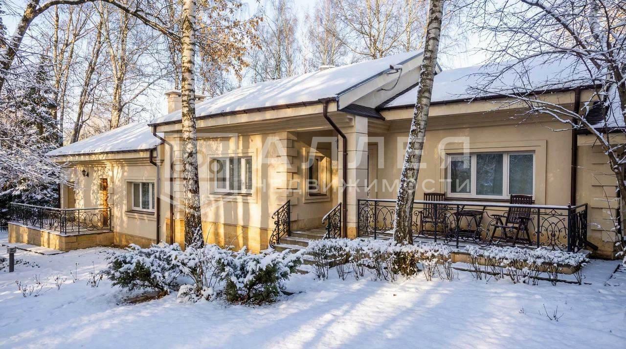 2-этажный коттедж 1 300 м² с отделкой