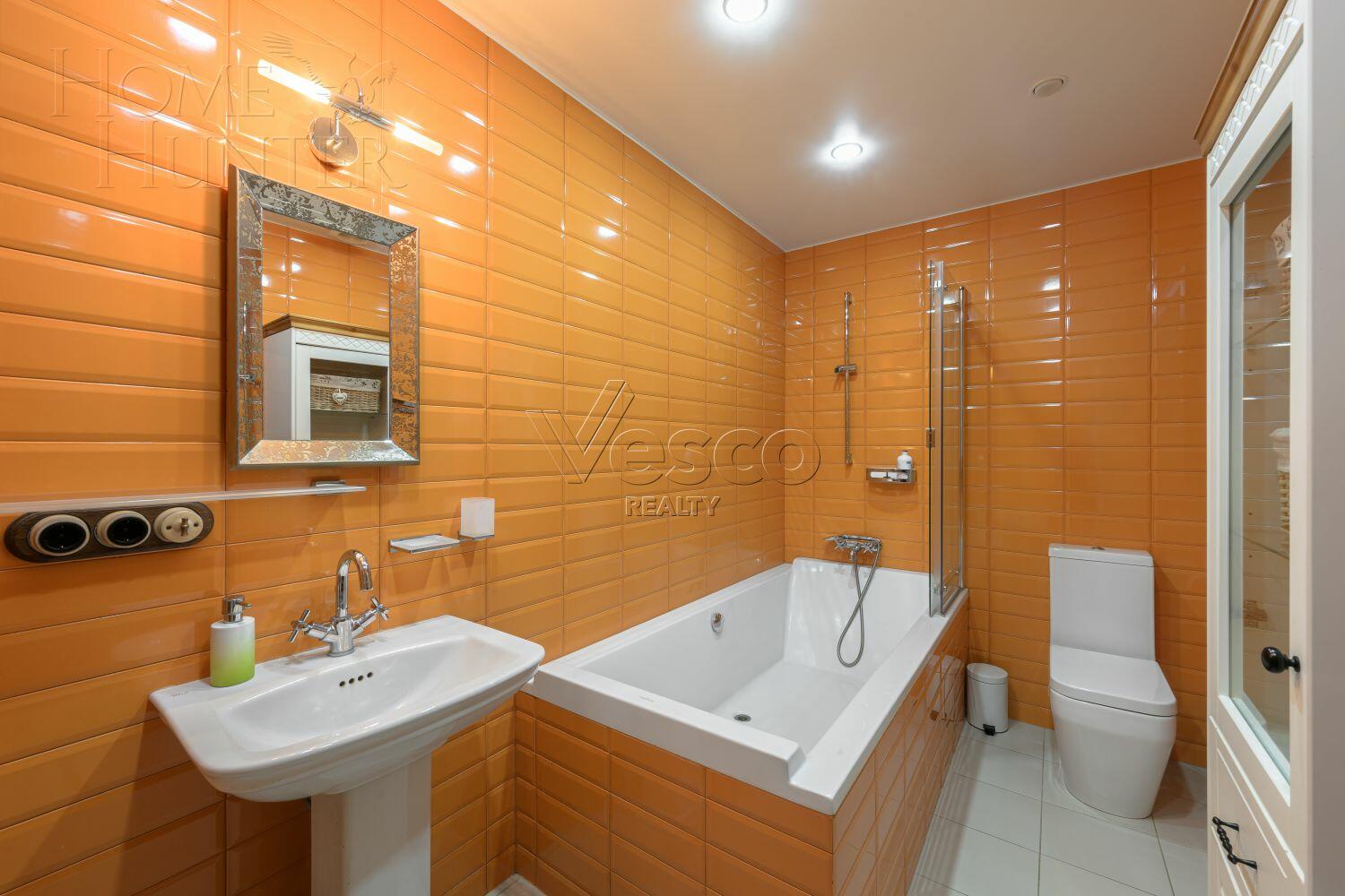 2-этажный коттедж 305 м² с отделкой