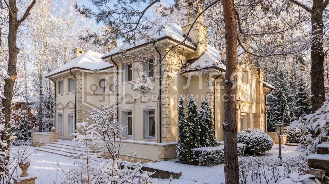 2-этажный коттедж 1 300 м² с отделкой