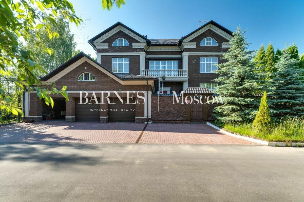 2-этажный коттедж 1 200 м² с отделкой