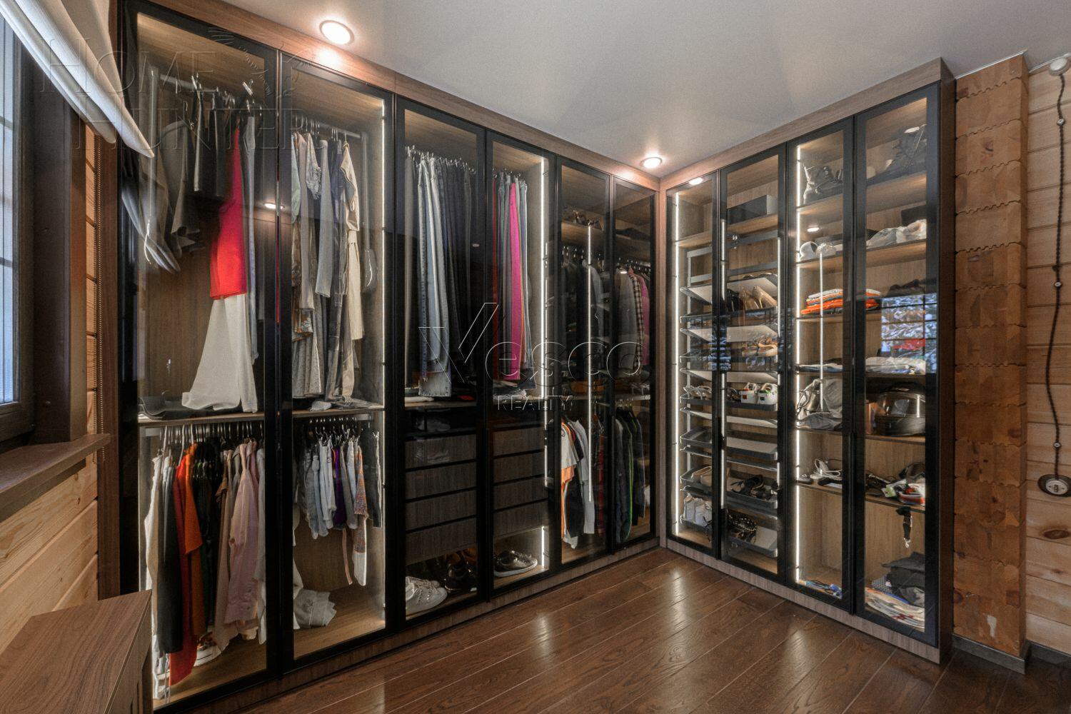 2-этажный коттедж 305 м² с отделкой