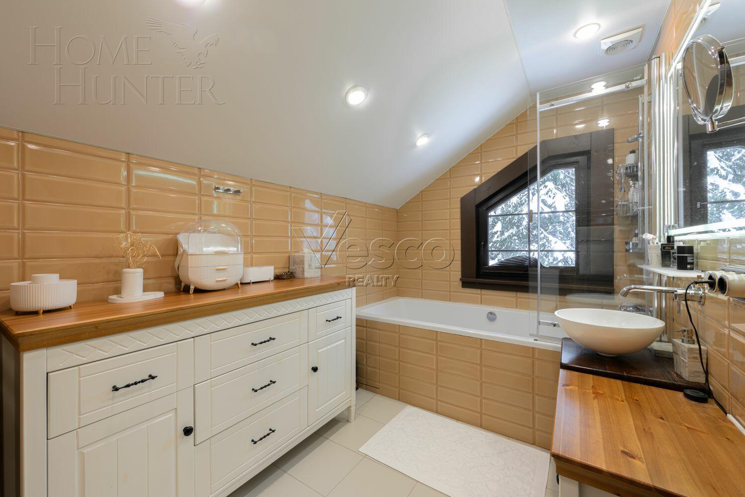 2-этажный коттедж 305 м² с отделкой