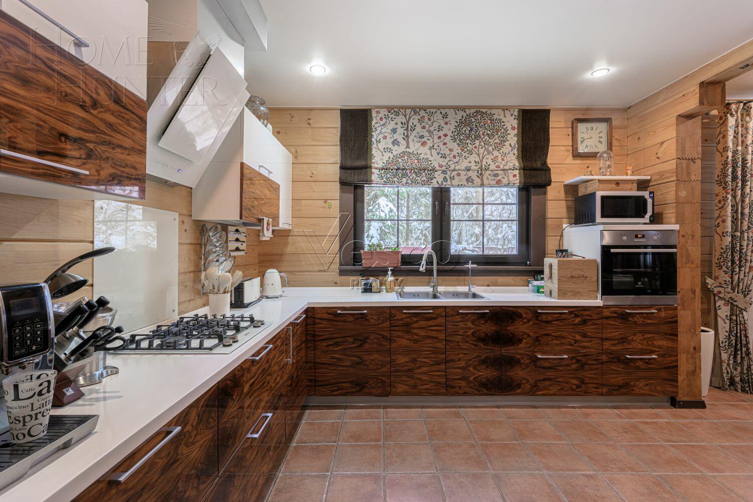 2-этажный коттедж 305 м² с отделкой