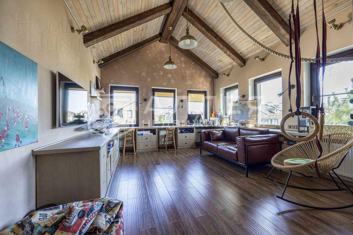 3-этажный таунхаус 270 м² с отделкой