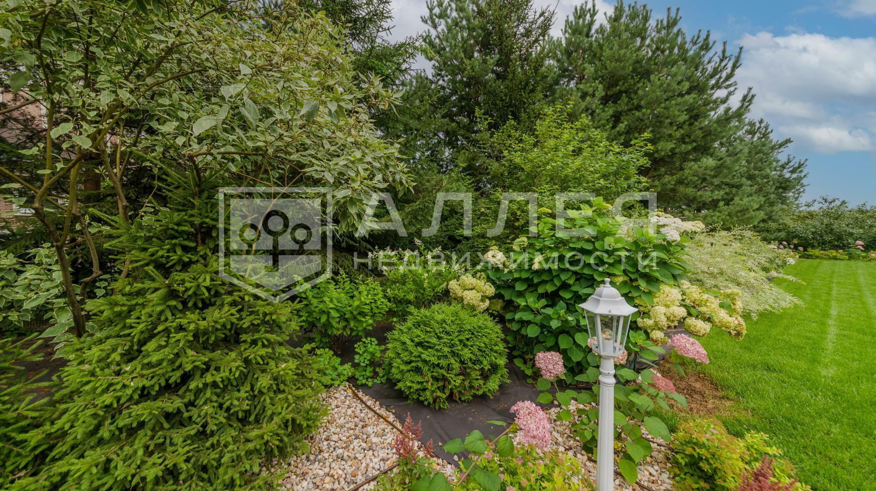 2-этажный коттедж 400 м² с отделкой