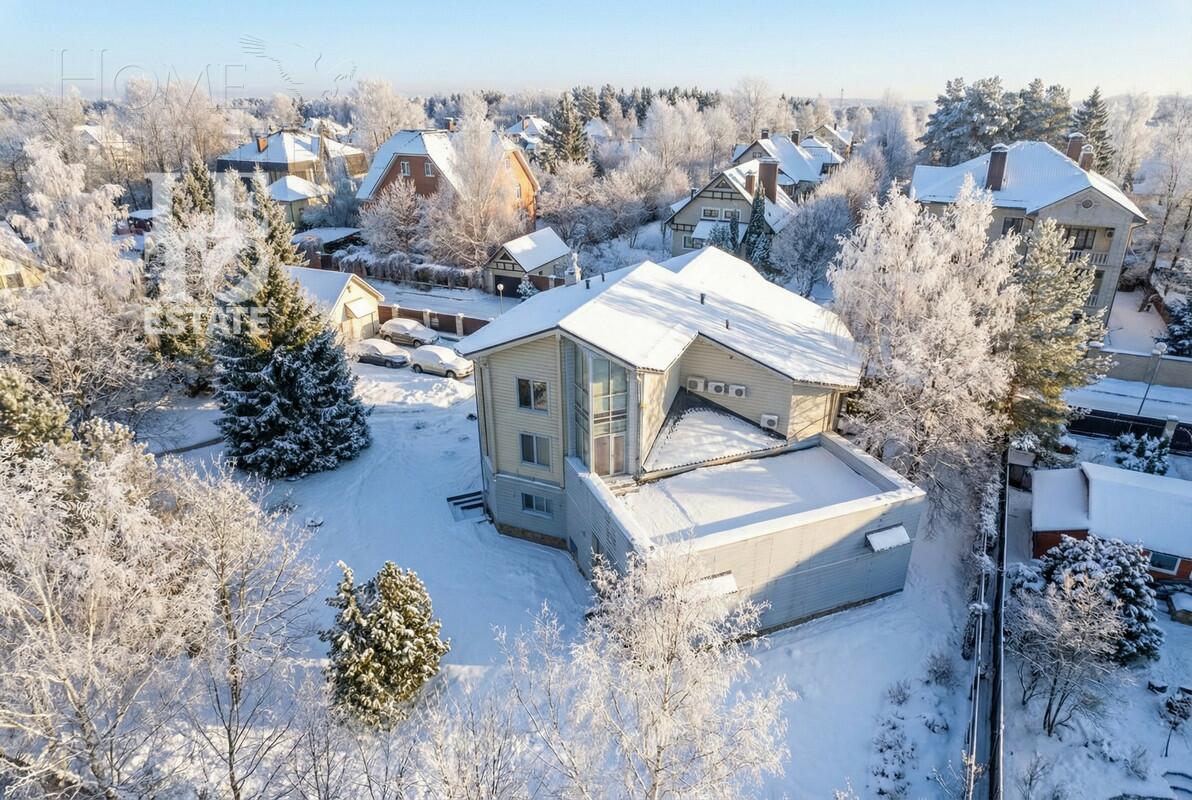 3-этажный коттедж 680 м² с отделкой