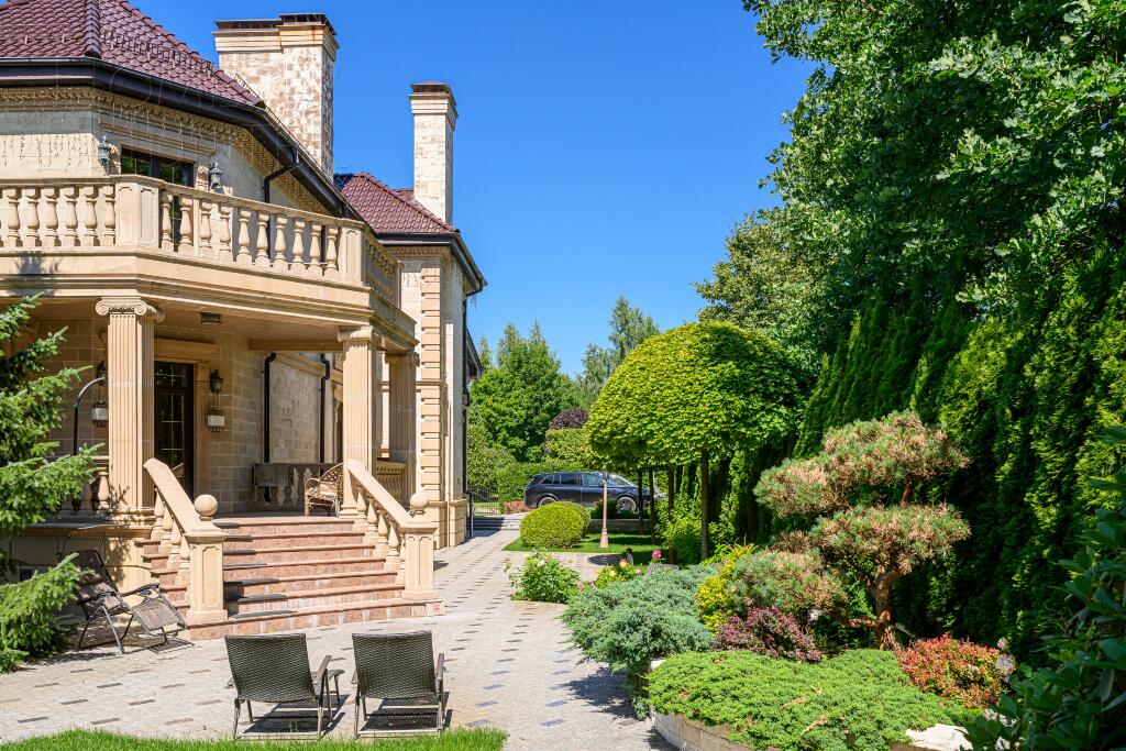 2-этажный коттедж 640 м² с отделкой