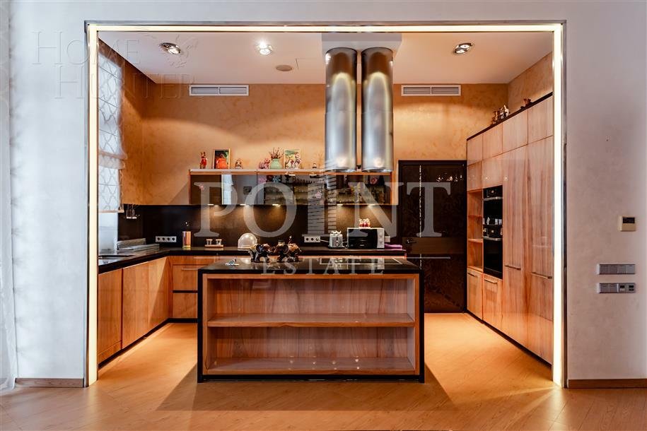 3-этажный коттедж 1 655 м² с отделкой