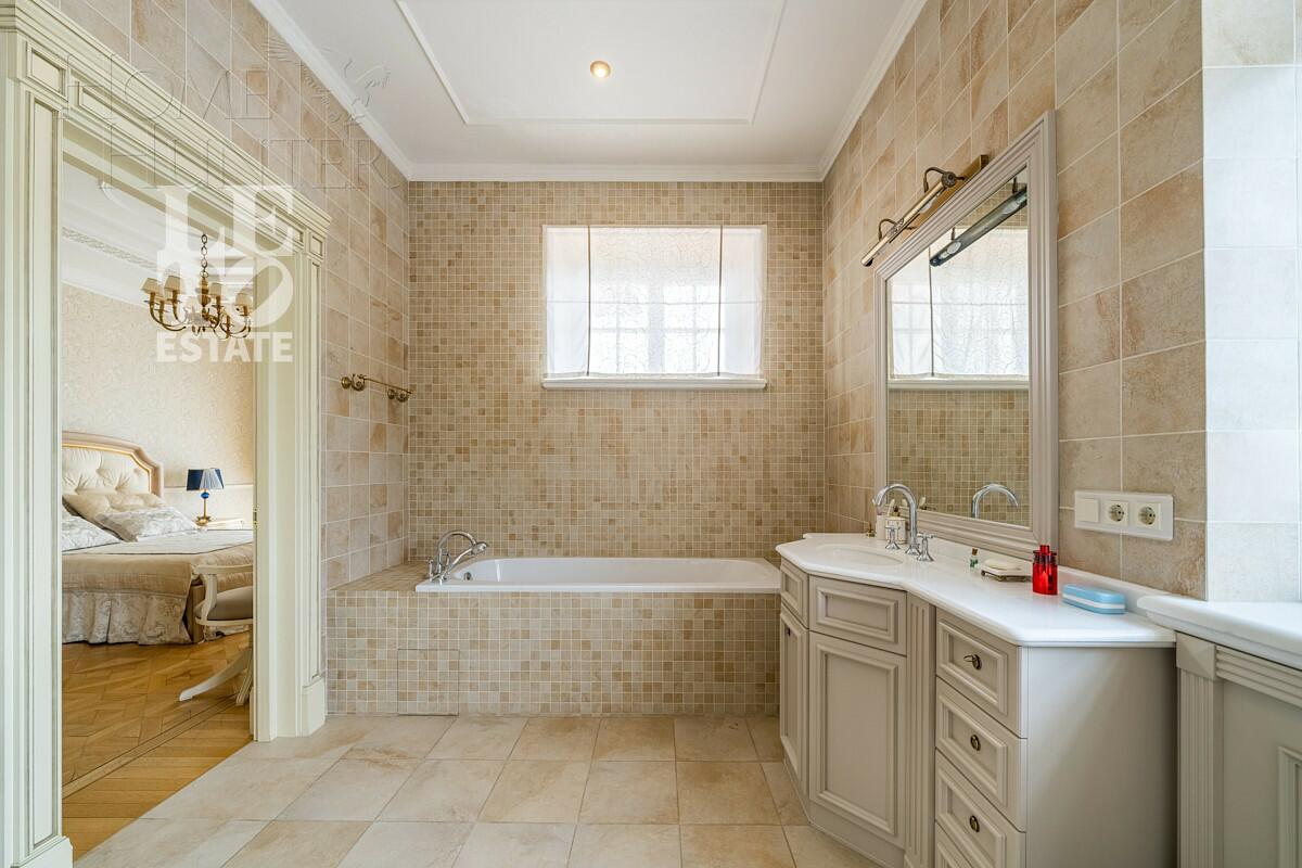 2-этажный коттедж 1 500 м² с отделкой