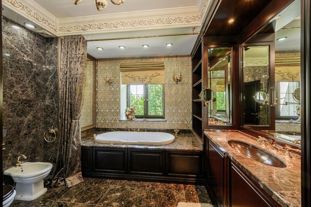 2-этажный коттедж 640 м² с отделкой