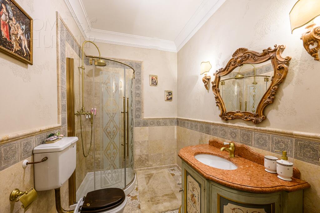 2-этажный коттедж 640 м² с отделкой