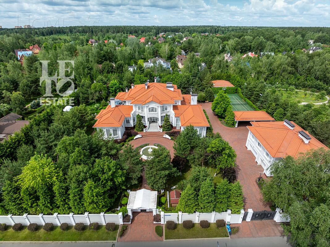 2-этажный коттедж 1 500 м² с отделкой