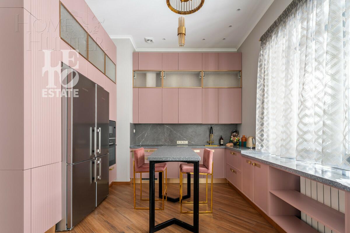 2-этажный коттедж 950 м² с отделкой