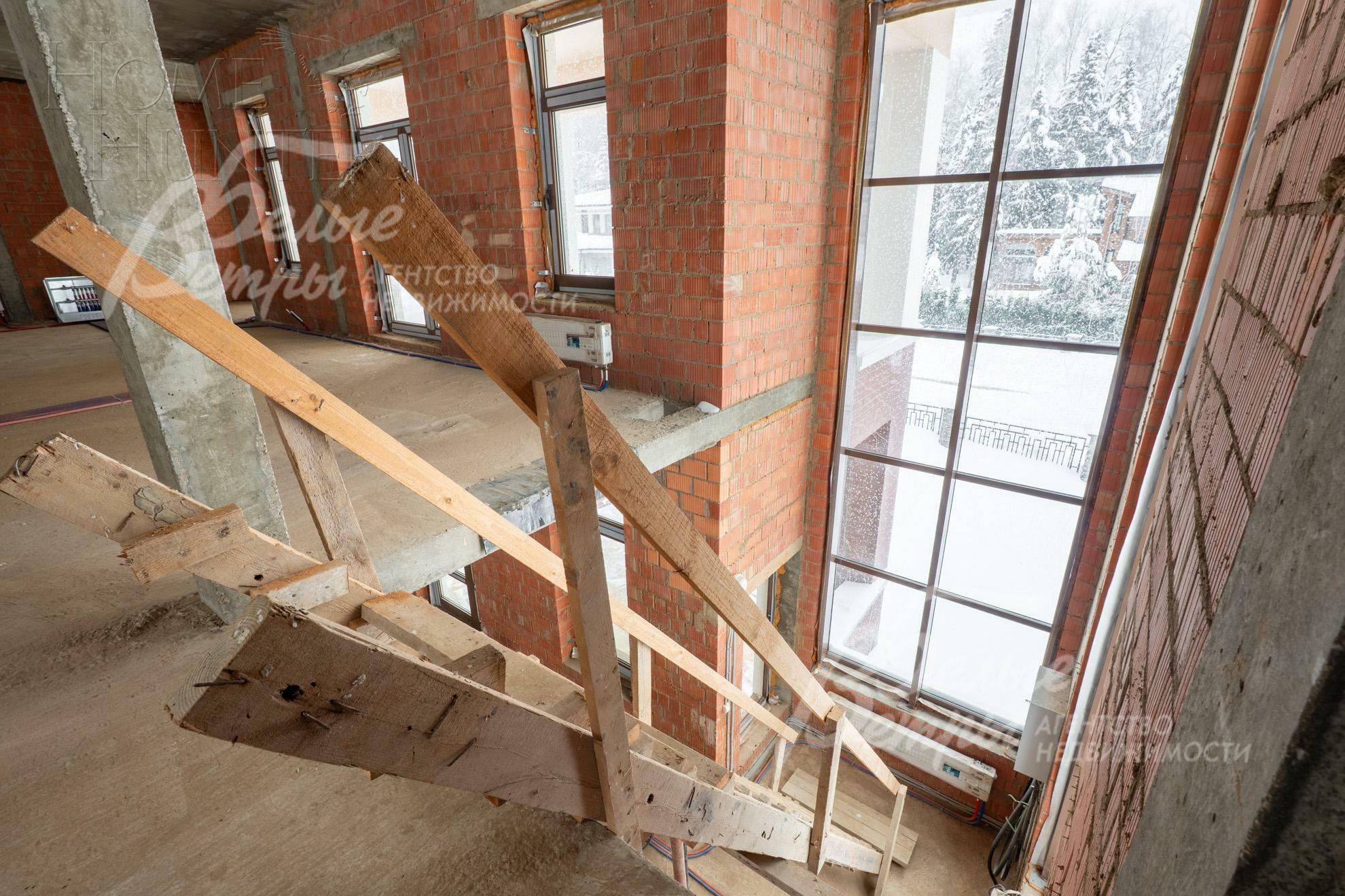 КОТТЕДЖ 361 м² без отделки