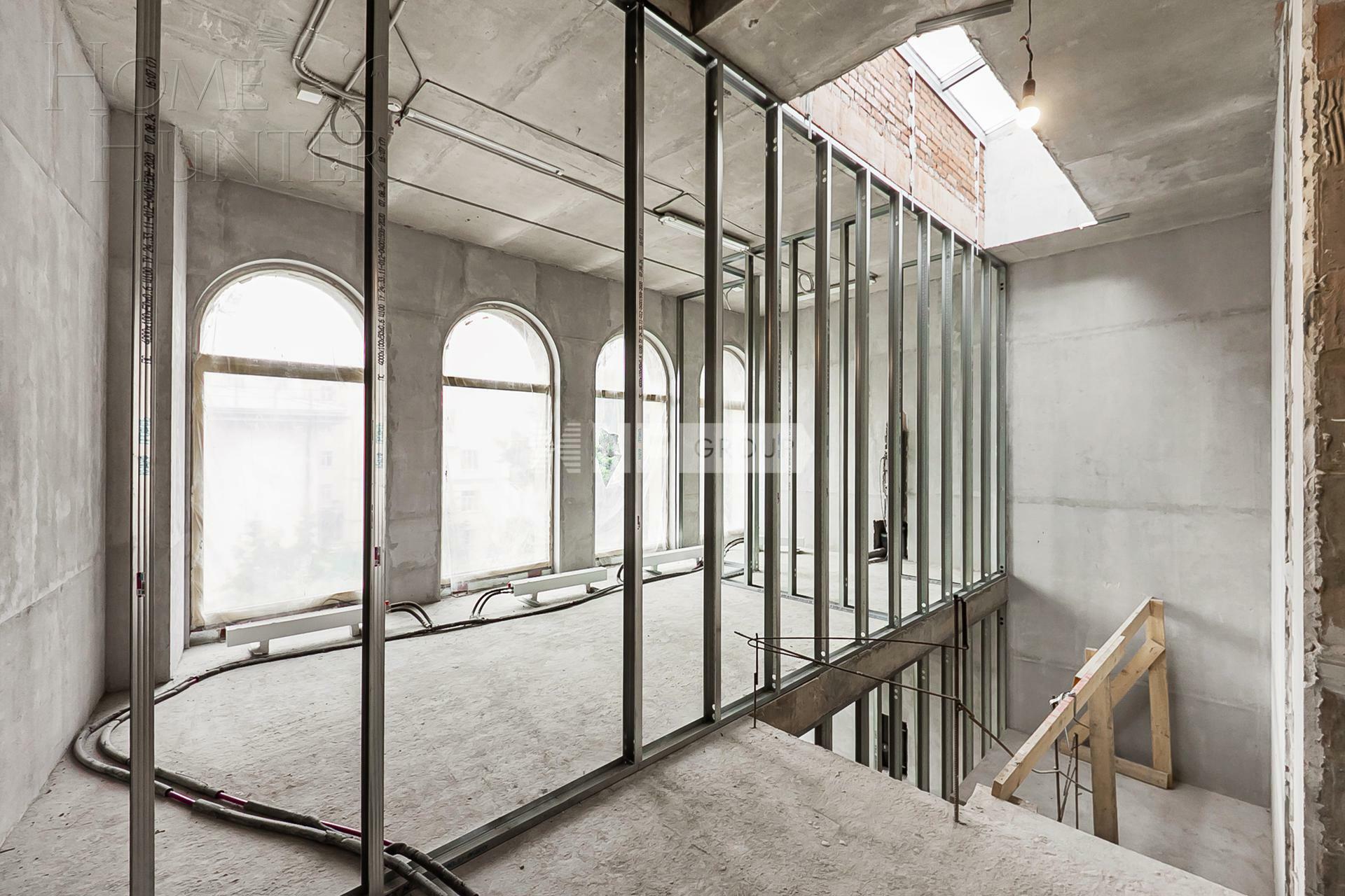 3-УРОВНЕВЫЙ ТАУНХАУС БЕЗ ОТДЕЛКИ 360 М² НА 1 ЭТАЖЕ