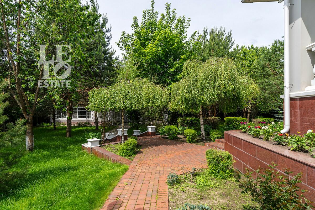 2-этажный коттедж 1 500 м² с отделкой