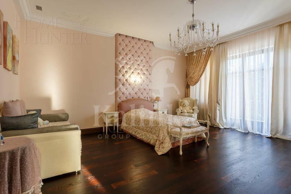 3-этажный коттедж 700 м² с отделкой