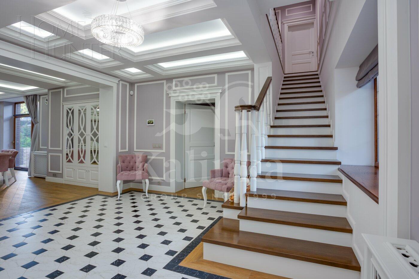 2-этажный коттедж 261 м² с отделкой