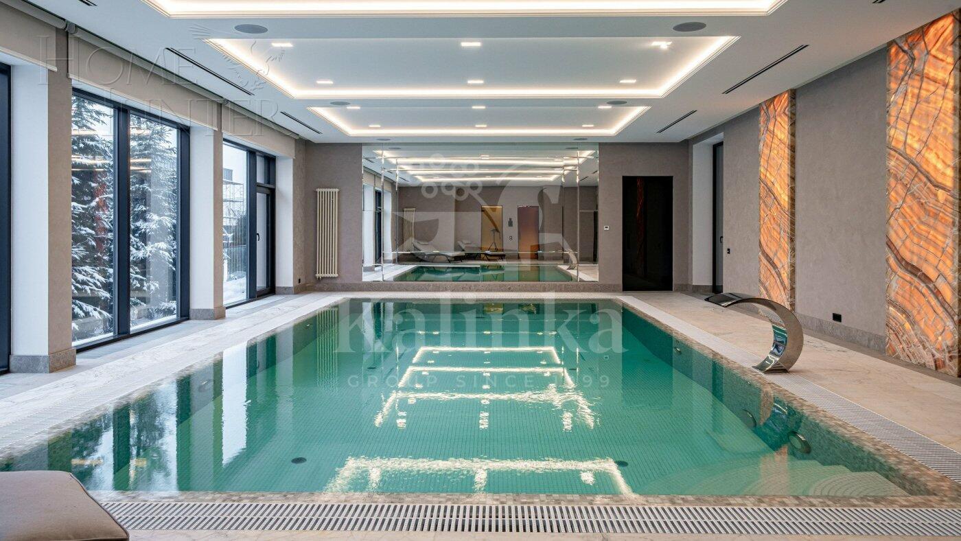 2-этажный коттедж 1 000 м² с отделкой