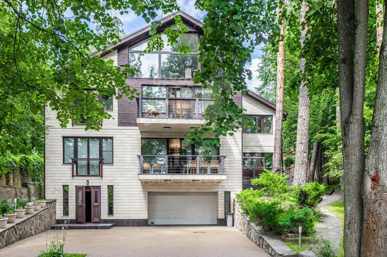 2-этажный коттедж 825 м² с отделкой