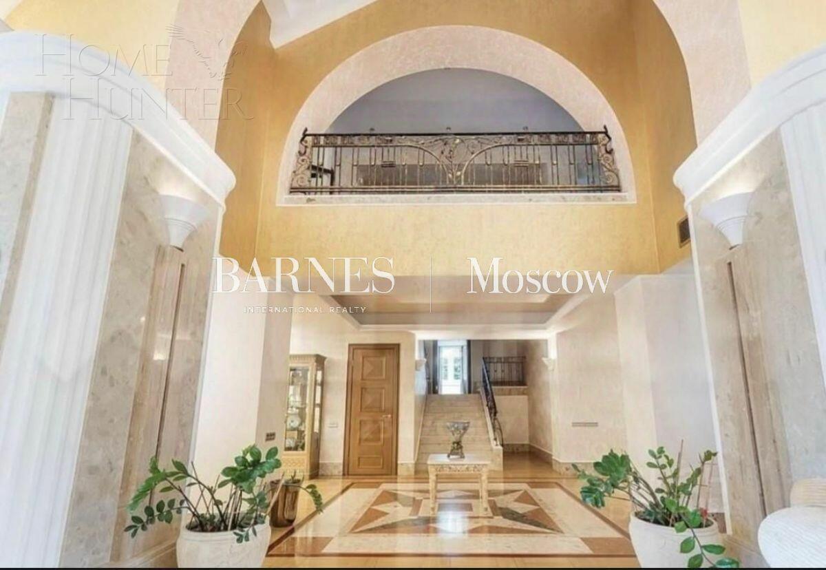 3-этажный коттедж 850 м² с отделкой