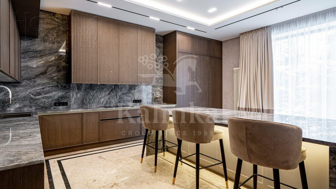 2-этажный коттедж 1 000 м² с отделкой