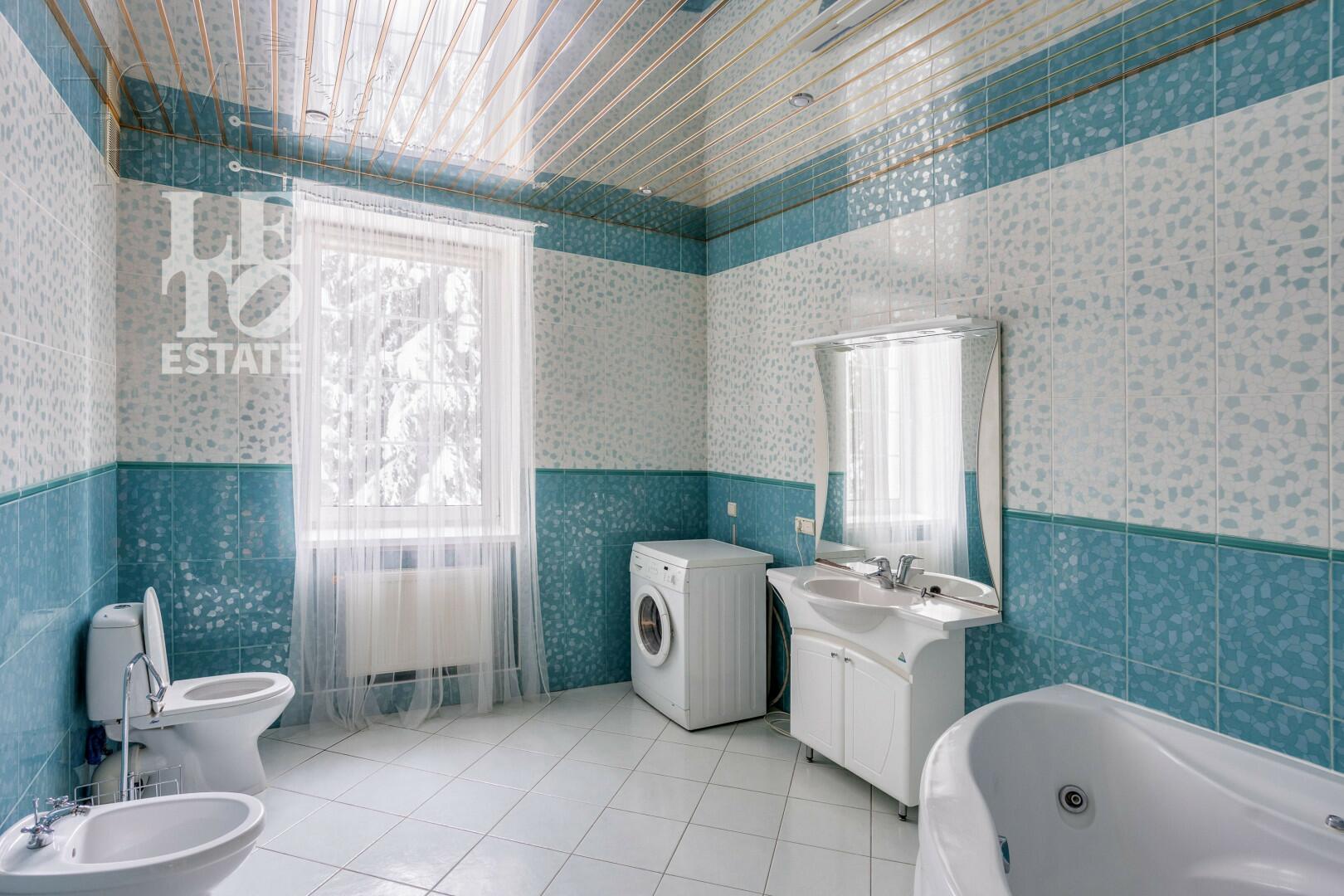 2-этажный коттедж 450 м² с отделкой