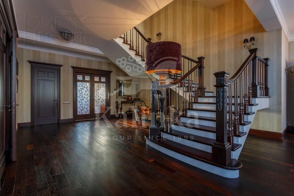 3-этажный коттедж 700 м² с отделкой