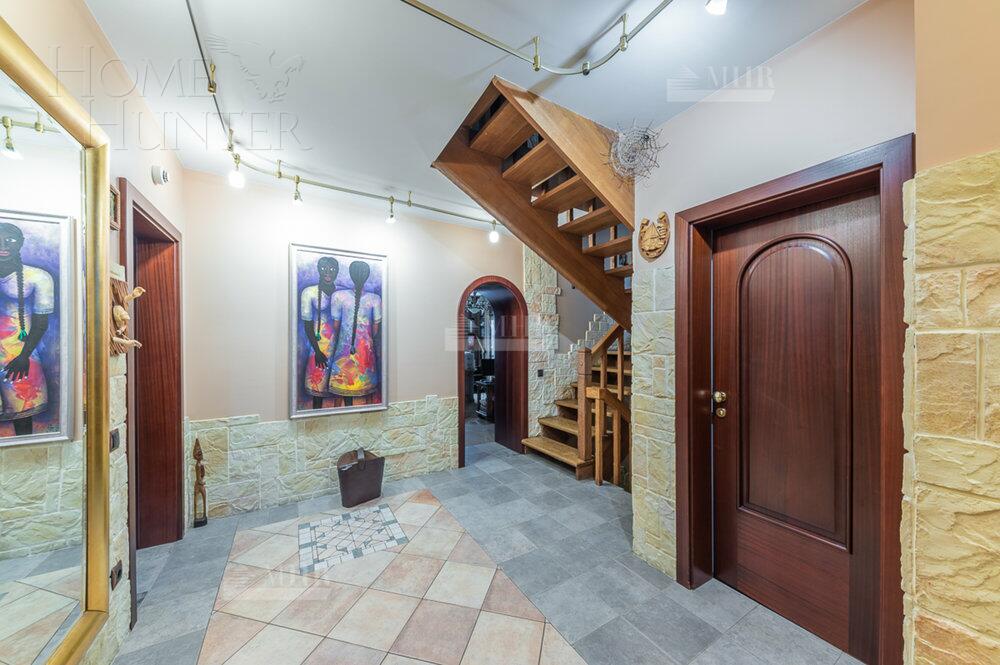 2-этажный коттедж 500 м² с отделкой