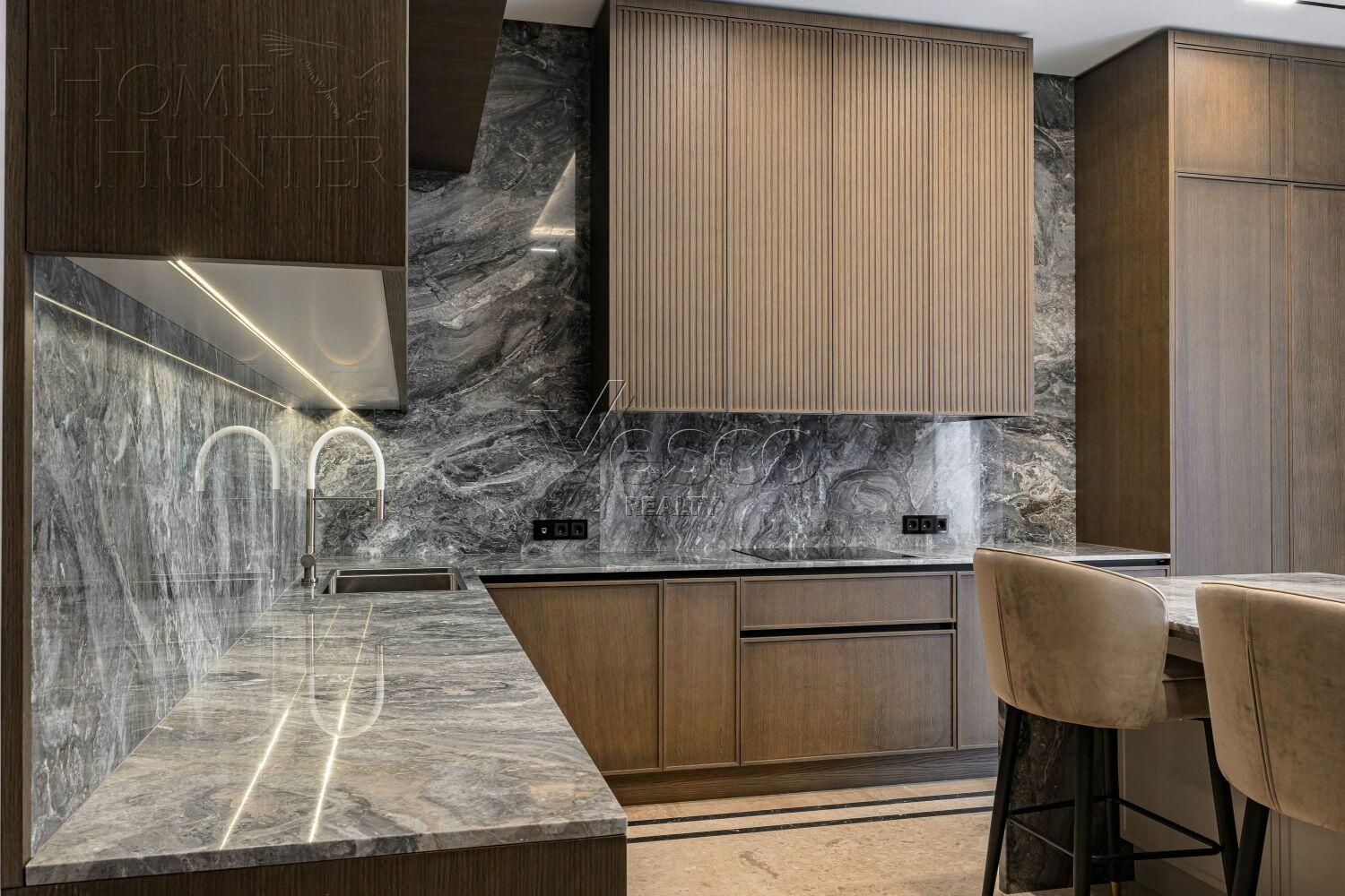 2-этажный коттедж 1 000 м² с отделкой