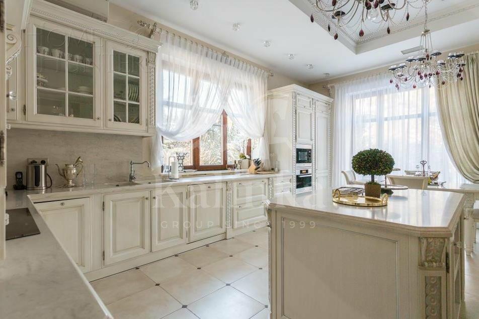 3-этажный коттедж 700 м² с отделкой