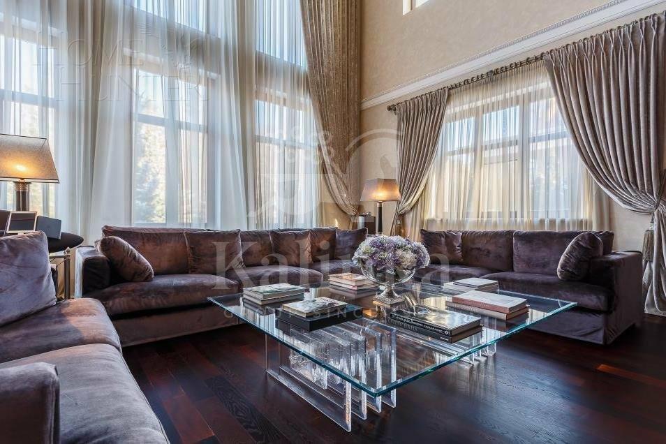 3-этажный коттедж 700 м² с отделкой