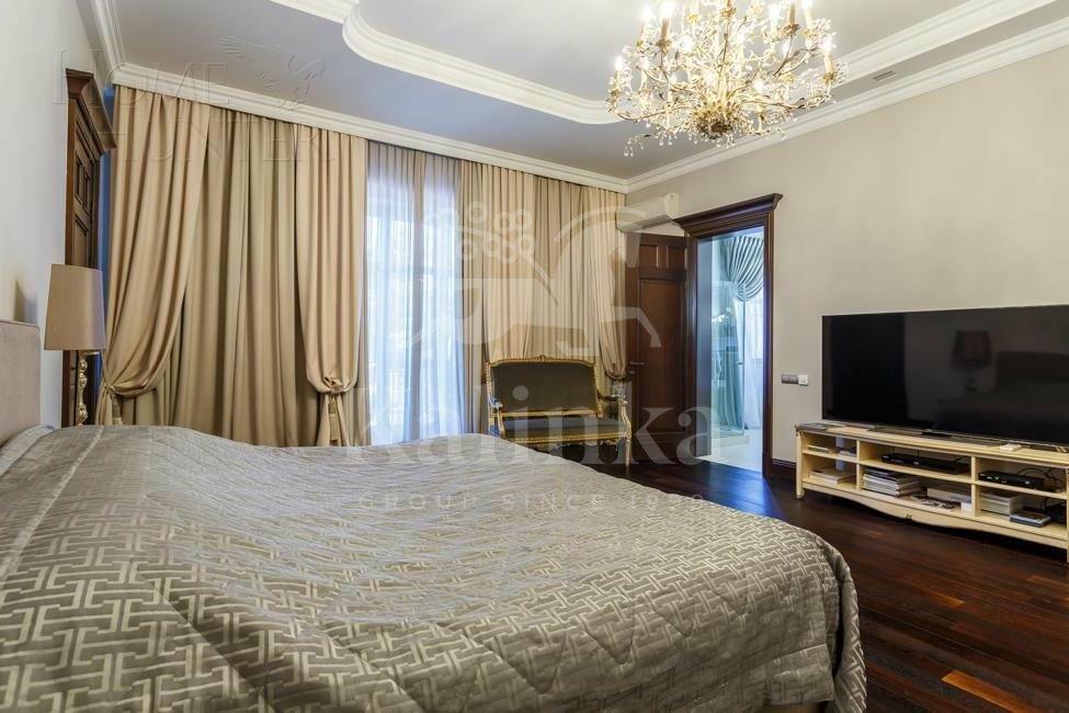 3-этажный коттедж 700 м² с отделкой