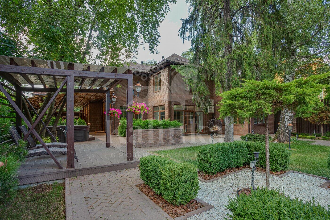 2-этажный коттедж 261 м² с отделкой