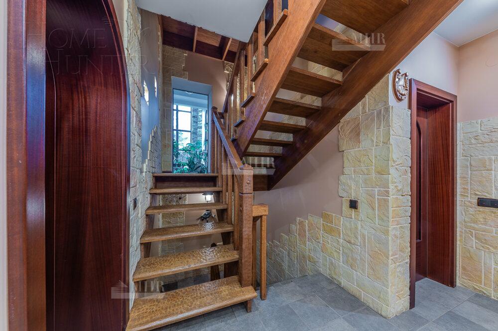 2-этажный коттедж 500 м² с отделкой