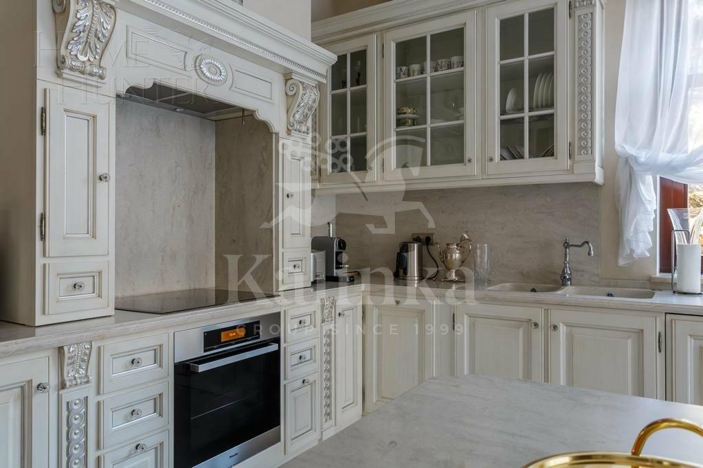 3-этажный коттедж 700 м² с отделкой