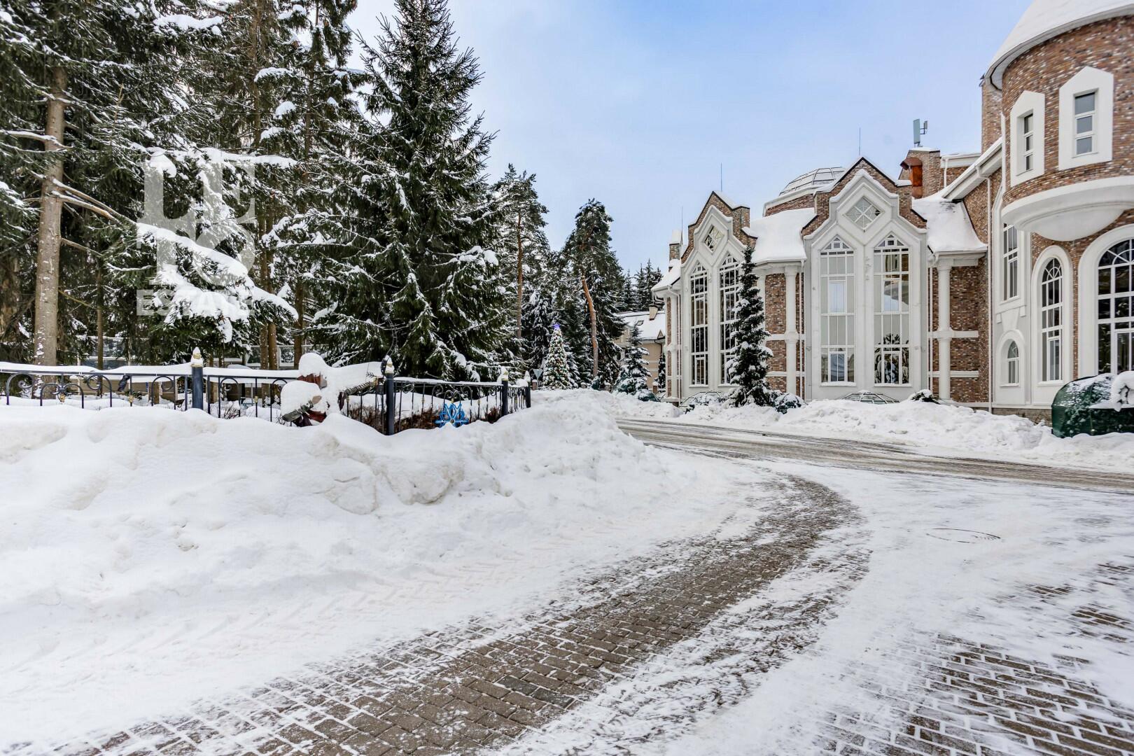 2-этажный коттедж 450 м² с отделкой