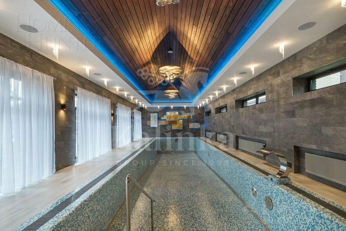 2-этажный коттедж 1 900 м² без отделки