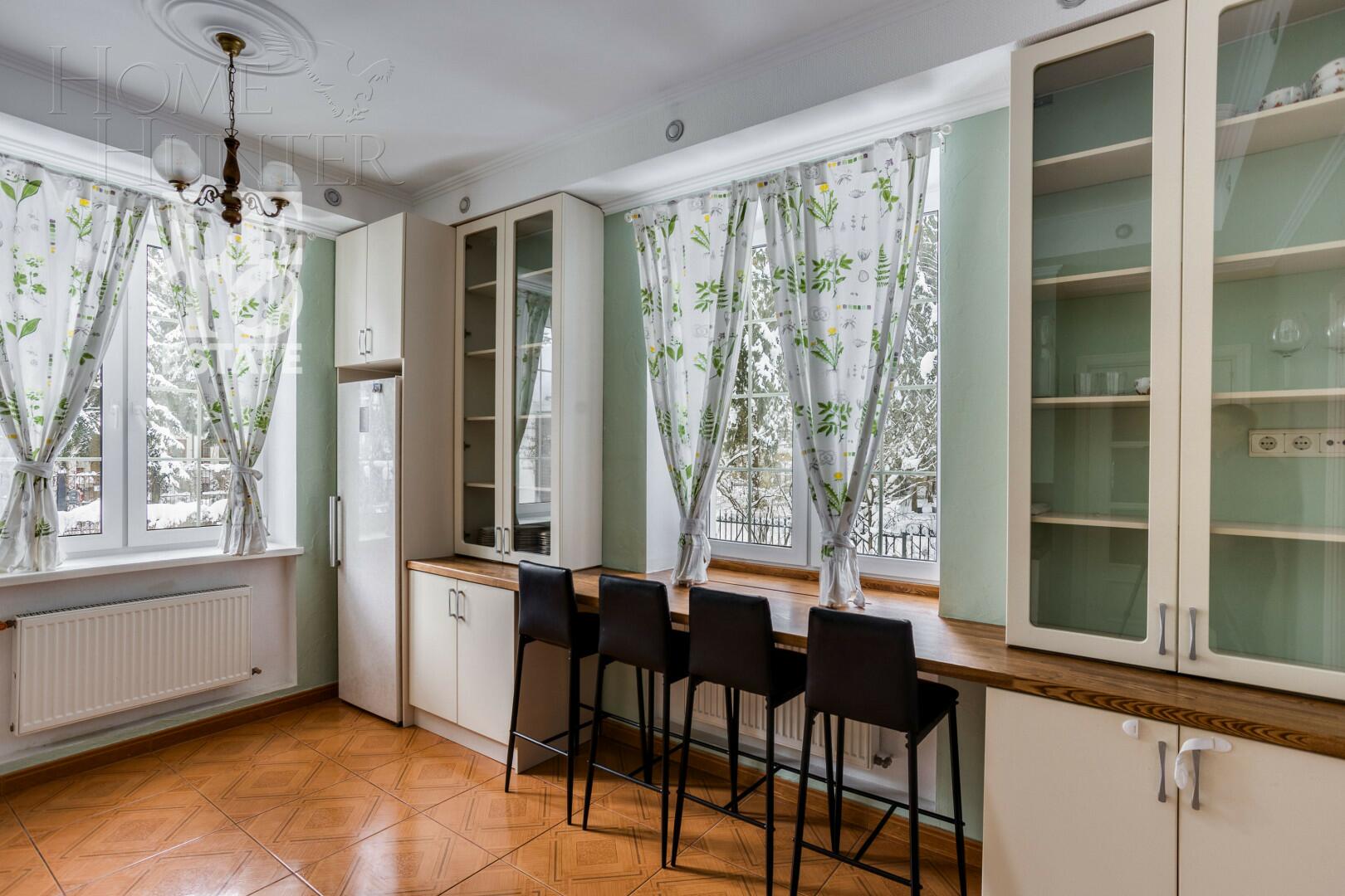 2-этажный коттедж 450 м² с отделкой