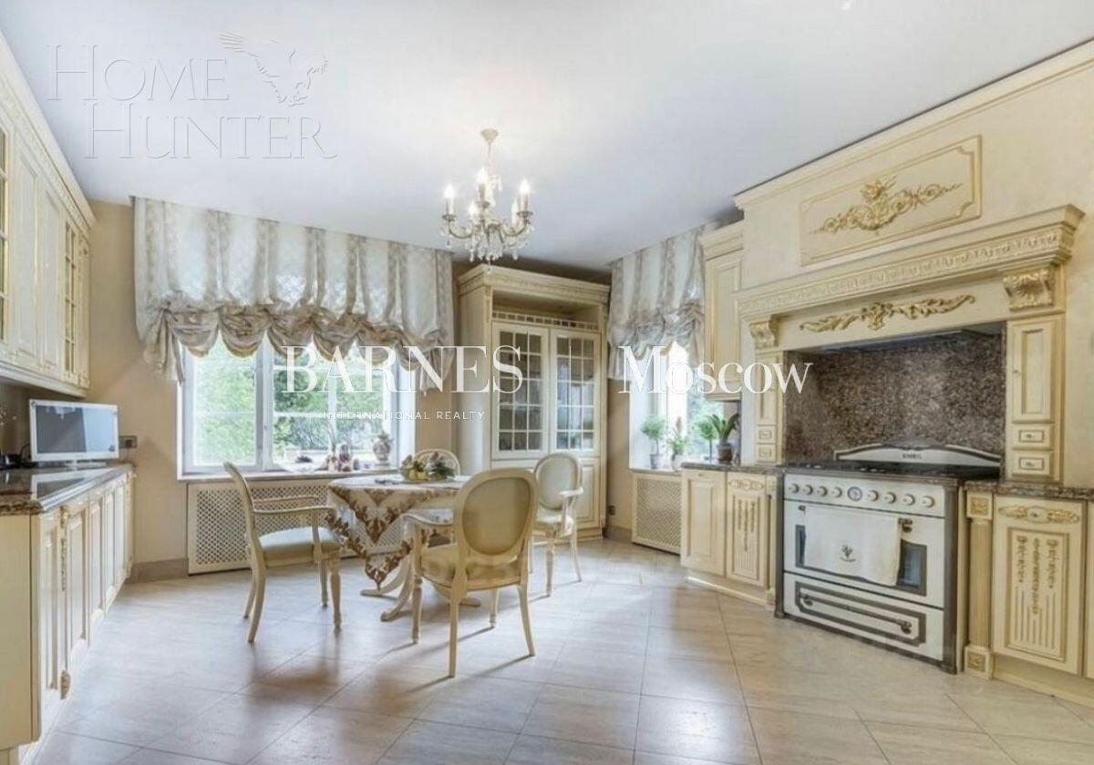 3-этажный коттедж 850 м² с отделкой