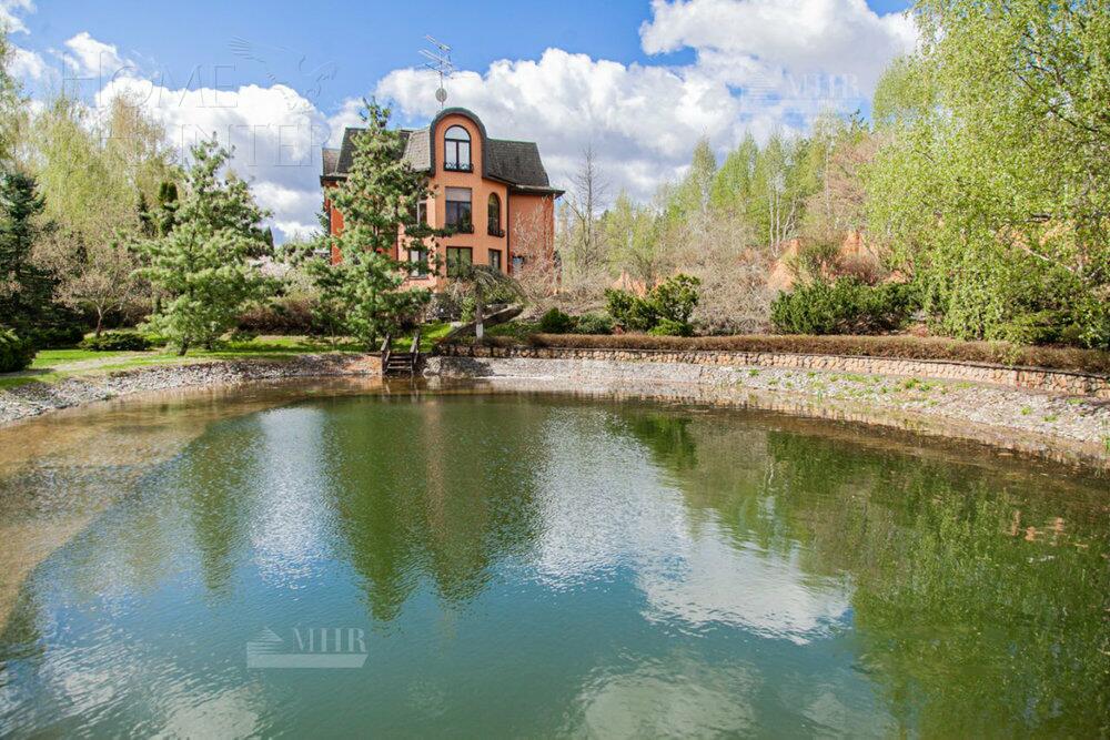 2-этажный коттедж 500 м² с отделкой