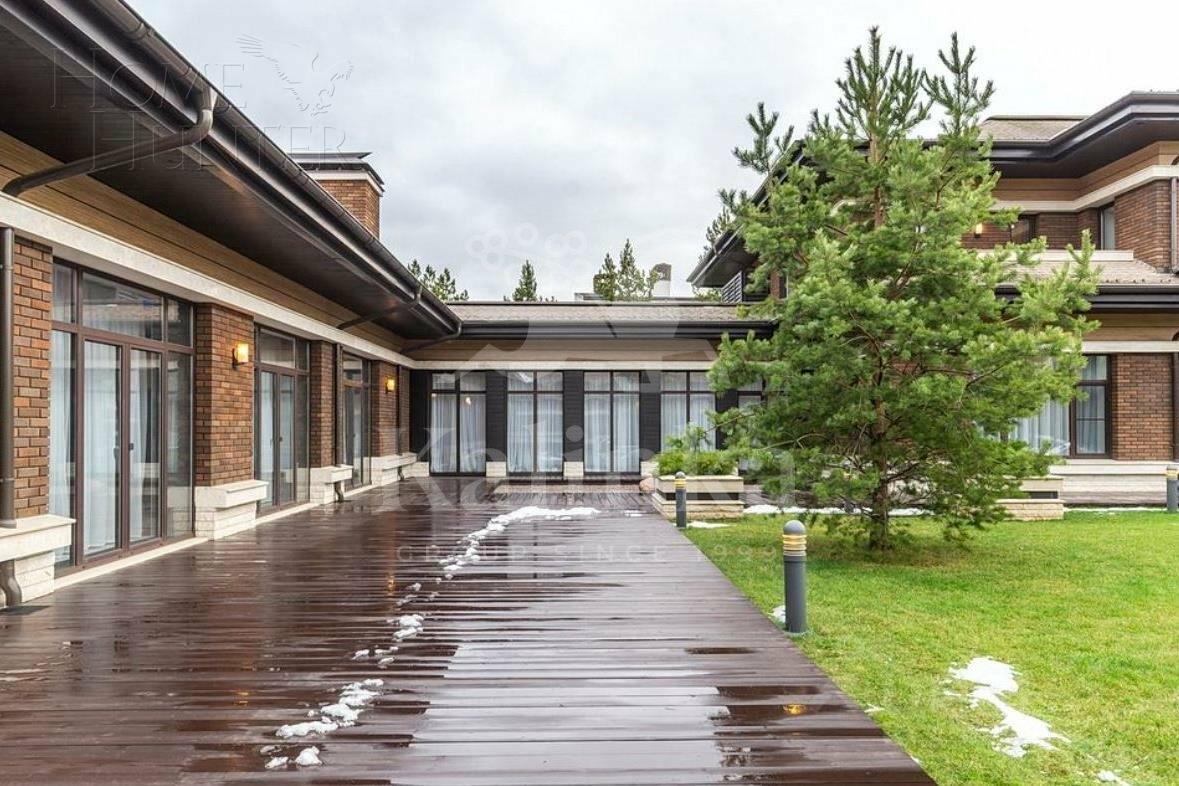 2-этажный коттедж 1 900 м² без отделки