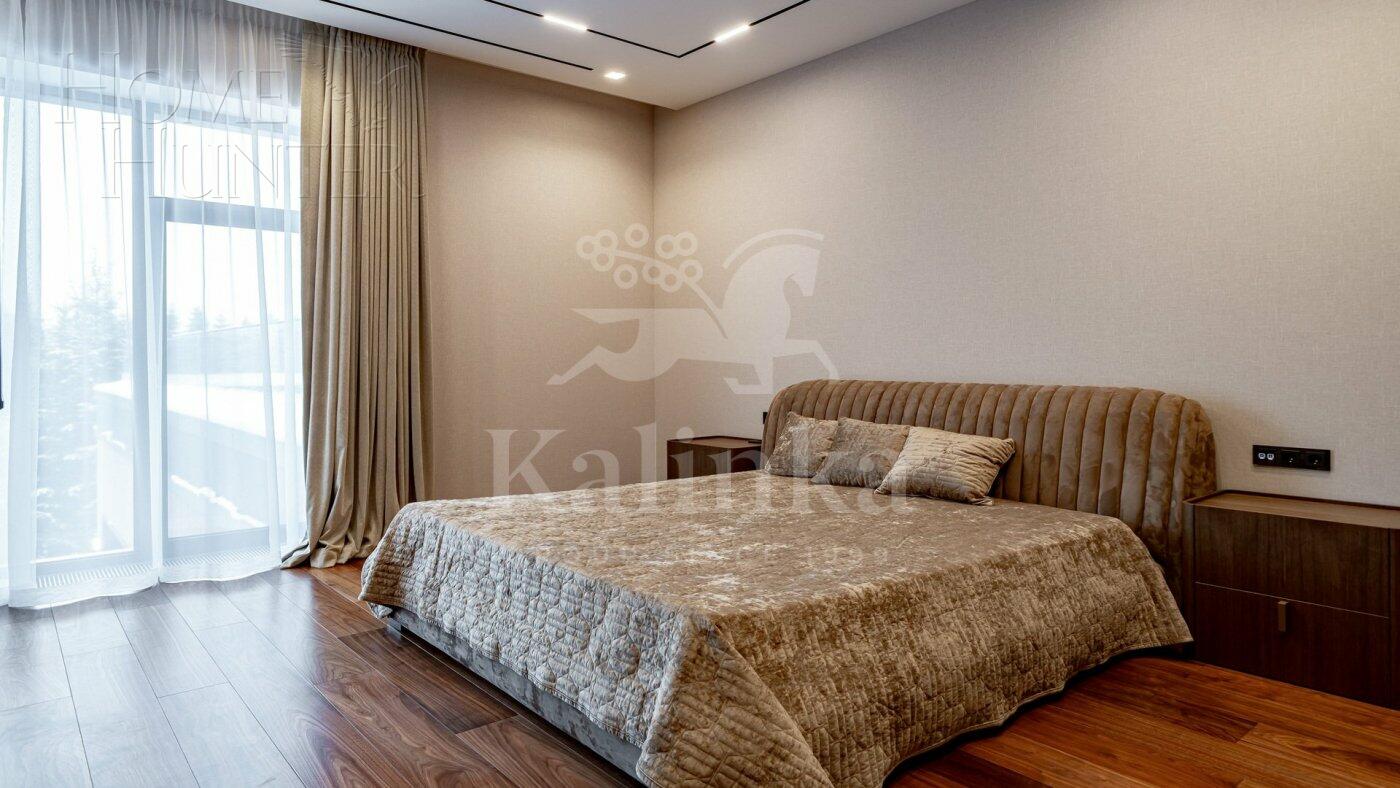 2-этажный коттедж 1 000 м² с отделкой