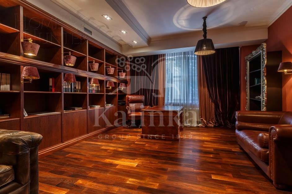 3-этажный коттедж 700 м² с отделкой